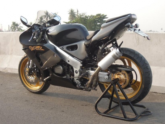 ขายHONDA VFR nc30 ดุๆสักคัน ทบ.แท้พร้อมโอนครับ ขายHONDA VFR nc30 ดุๆสักคัน ทบ.แท้พร้อมโอนครับ