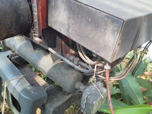 หัวพ่นไฟขนาดปากท่อโตประมาณ5-6นิ้วใช้น้ำมันดีเซลหรือน้ำมันเตามีอุปกรณ์ครบ(มี2เครื่อง)