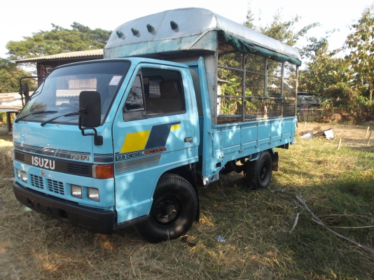 ISUZU NKR 88แรง ปี34 เกรีย์สั้น 270,000 บาท ISUZU NKR 88แรง ปี34 เกรีย์สั้น 270,000 บาท