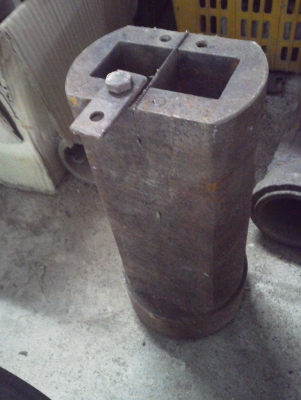 แบบท่อของเครื่องอัดถ่านมีหลายแบบ มีแบบ6เหลี่ยมและ4เหลี่ยม แบบท่อของเครื่องอัดถ่านมีหลายแบบ มีแบบ6เหลี่ยมและ4เหลี่ยม