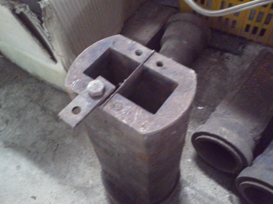 แบบท่อของเครื่องอัดถ่านมีหลายแบบ มีแบบ6เหลี่ยมและ4เหลี่ยม แบบท่อของเครื่องอัดถ่านมีหลายแบบ มีแบบ6เหลี่ยมและ4เหลี่ยม