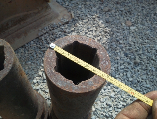 แบบท่อของเครื่องอัดถ่านมีหลายแบบ มีแบบ6เหลี่ยมและ4เหลี่ยม