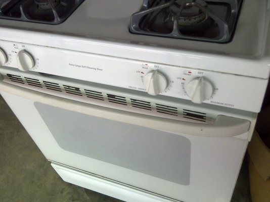 เตาแก็ส gE 4หัวพร้อมตู้อบขนาดใหญ๋แทบไม่เคยใช้ระบบควบคุมด้วยดิจิตอล สภาพค่อยข้างใหม่มากมีตั้งเวลาการทำงานได้ เตาแก็ส gE 4หัวพร้อมตู้อบขนาดใหญ๋แทบไม่เคยใช้ระบบควบคุมด้วยดิจิตอล สภาพค่อยข้างใหม่มากมีตั้งเวลาการทำงานได้