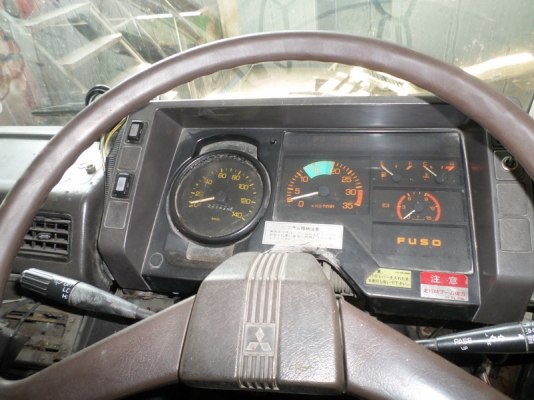 หัวเก๋ง MITSUBISHI FUSO