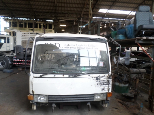 หัวเก๋ง MITSUBISHI FUSO