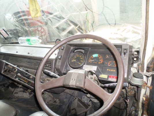 หัวเก๋ง MITSUBISHI FUSO