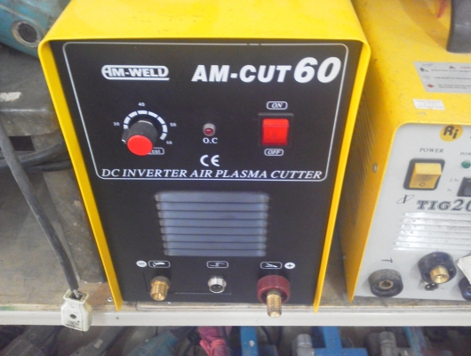 เครื่องตัดโลหะพลาสมา ยี่ห้อ hm-weld cut 60 พร้อมมีรับประกันตัวเครื่องหนึ่งปีเครื่องยังใหม่มากพร้อมใช้งานและอุปกรณ์ครบ