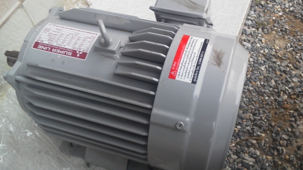 มอเตอร์ mitsubishi ใหม่ 3 แรง 3 เฟส 220 -380 V. เป็นแบบโครงสร้างเหล็กแข็ง สภาพพร้อมใช้ เสียงเงียบ แรงดี