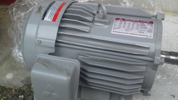 มอเตอร์ mitsubishi ใหม่ 3 แรง 3 เฟส 220 -380 V. เป็นแบบโครงสร้างเหล็กแข็ง สภาพพร้อมใช้ เสียงเงียบ แรงดี