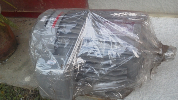 มอเตอร์ mitsubishi ใหม่ 3 แรง 3 เฟส 220 -380 V. เป็นแบบโครงสร้างเหล็กแข็ง สภาพพร้อมใช้ เสียงเงียบ แรงดี