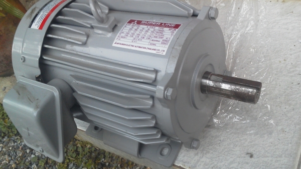มอเตอร์ mitsubishi ใหม่ 3 แรง 3 เฟส 220 -380 V. เป็นแบบโครงสร้างเหล็กแข็ง สภาพพร้อมใช้ เสียงเงียบ แรงดี