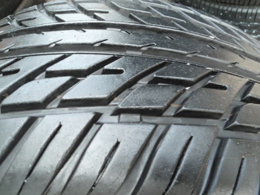 ขายยาง MAXXIS 205/45/17 ปี 11 ดอกเต็ม ๆ ไม่บวม ไม่กินข้าง คู่ละ 2,800 บาท