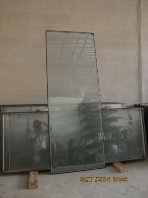 ขายกระจกสำเร็จรูปติดบ้านหรืออาคารเป็นกระจกเซฟตี้มี2ด้าน