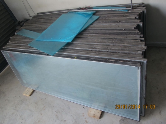 ขายกระจกสำเร็จรูปติดบ้านหรืออาคารเป็นกระจกเซฟตี้มี2ด้าน