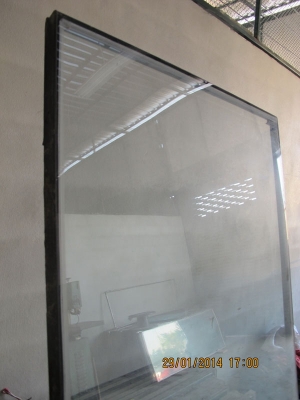 ขายกระจกสำเร็จรูปติดบ้านหรืออาคารเป็นกระจกเซฟตี้มี2ด้าน