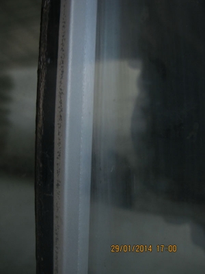 ขายกระจกสำเร็จรูปติดบ้านหรืออาคารเป็นกระจกเซฟตี้มี2ด้าน