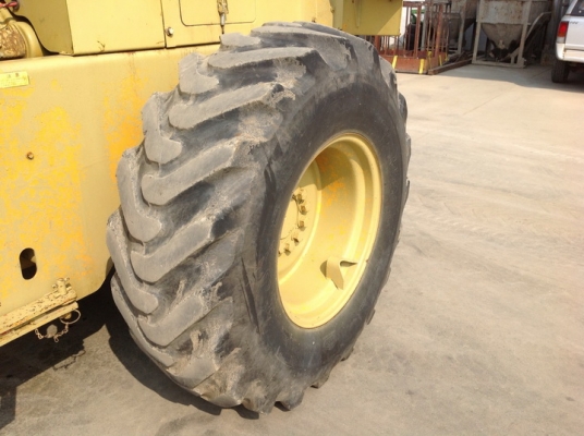 ถตักล้อยาง Komatsu 510 เก่าญี่ปุ่น ซีเรียล 1514X กรองเดี่ยว บุ้งกี๋ 1.2Q