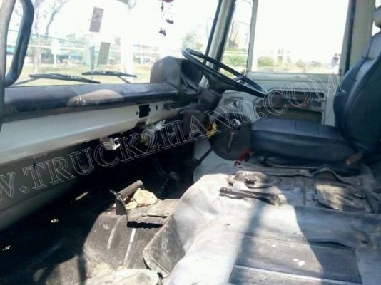 รถบรรทุก 6 ล้อดั้มพ์ HINO รุ่น KL300