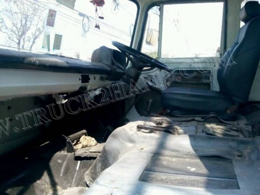 รถบรรทุก 6 ล้อดั้มพ์ HINO รุ่น KL300