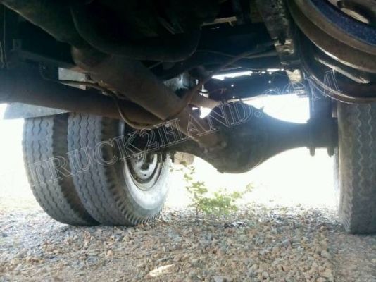 รถบรรทุก 6 ล้อดั้มพ์ HINO รุ่น KL300