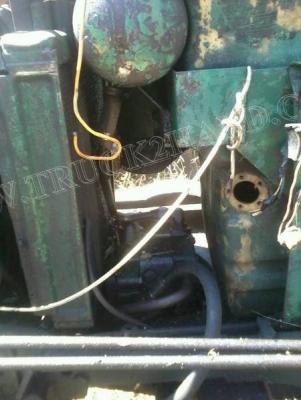 รถไถ John Deere ขายตามสภาพพร้อมใบดัน