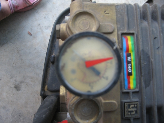 เครื่องล้างอัดฉีดแรงดันสูง  ใช้ไฟ3เฟส 380w  เก่านอก madein italy  3.8 kw 1400 R.P.M.