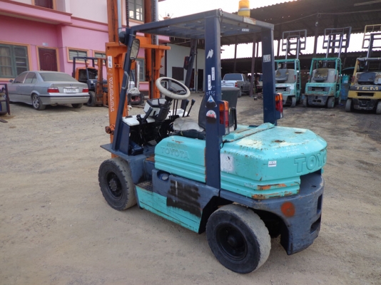 ขายรถยก TOYOTA 5FG25 เครื่องเบนซิน ติดต่อคุณจิ๊ด โทร. 089-7949488