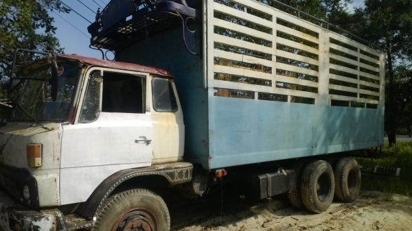 KT925 สิบล้อเพลาเดียว เดิมๆเครื่องEH700 คัสซีสวยดี เล่มพร้อมโอน...