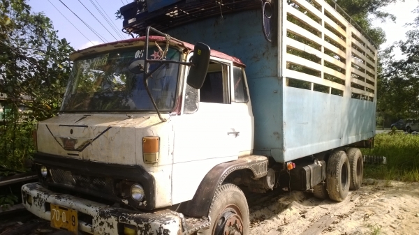 KT925 สิบล้อเพลาเดียว เดิมๆเครื่องEH700 คัสซีสวยดี เล่มพร้อมโอน...