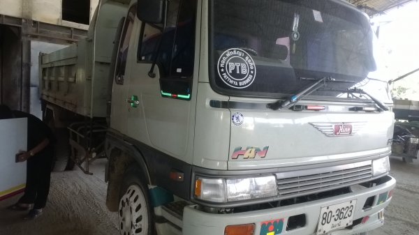 6ล้อดั้ม195แรง FF3H รถสวยสภาพดี ห้างแท้ ดั้มสามิตร ยาง900-20 เล่มพร้อม