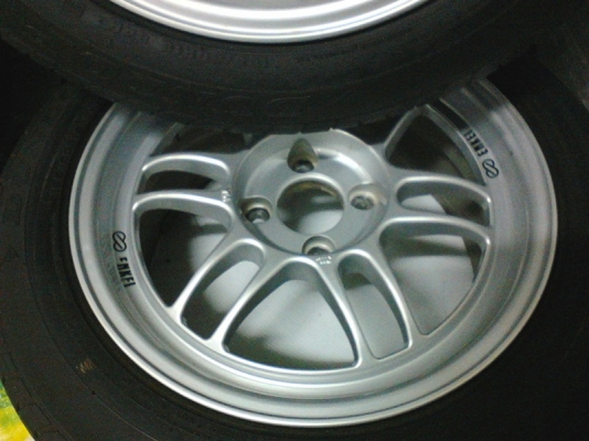 ☻ล้อแม็กซ์ พร้อมยางใหม่ ๆ ทั้งชุด ขอบ15 ราคาต่อรองได้ครับ