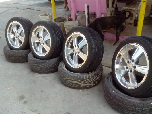 ขายแม็ก17 5รู114.3 พร้อมยาง215/50/17 กว้าง7.5 et25 jrd