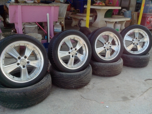 ขายแม็ก17 5รู114.3 พร้อมยาง215/50/17 กว้าง7.5 et25 jrd