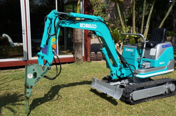 ขายรถขุดเล็ก KOBELCO SK007 พร้อมหัวแบรคเกอร์