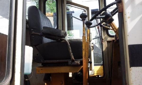 รถตักล้อยาง Komatsu 510 #14518 นำเข้าจากญี่ปุ่น รถจอดอยู่ที่โกดังเราในไทยค่ะ