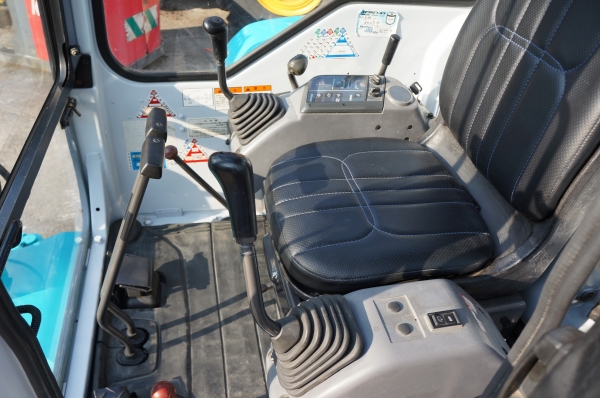 ขายรถขุด KOMUTSU PC40-8