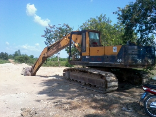 ต้องการขายรถแบคโฮ Komatsu PC200-3 ราคา 490,000 บาท