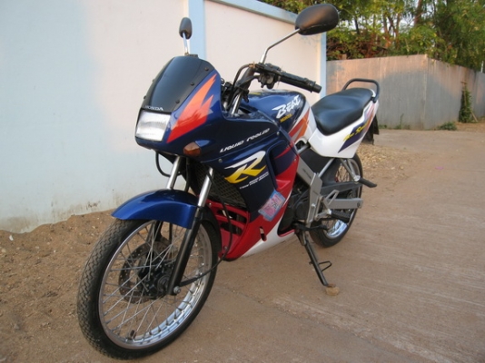 ขายรถ Honda BEAT 110  ปี40  เดิมๆ  มีทะเบียนเอกสารชุดโอนครบ พร้อมใช้งาน