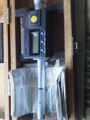 ไมโครวัดรูใน Mitutoyoขนาด12-16mm  ก้านยาวตัวเครื่องใหม่มากจากญี่ปุ่นแท้พร้อมกล่องไม้เก็บอย่างดี