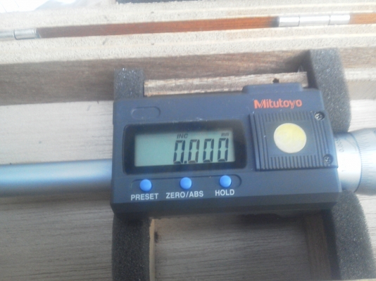 ไมโครวัดรูใน Mitutoyoขนาด12-16mm  ก้านยาวตัวเครื่องใหม่มากจากญี่ปุ่นแท้พร้อมกล่องไม้เก็บอย่างดี