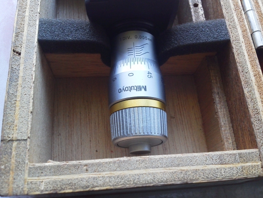 ไมโครวัดรูใน Mitutoyoขนาด12-16mm  ก้านยาวตัวเครื่องใหม่มากจากญี่ปุ่นแท้พร้อมกล่องไม้เก็บอย่างดี