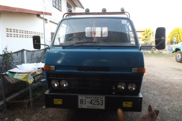 ขายรถบบรรทุก 6 ล้อ ลากรถเกี่ยวข้าว