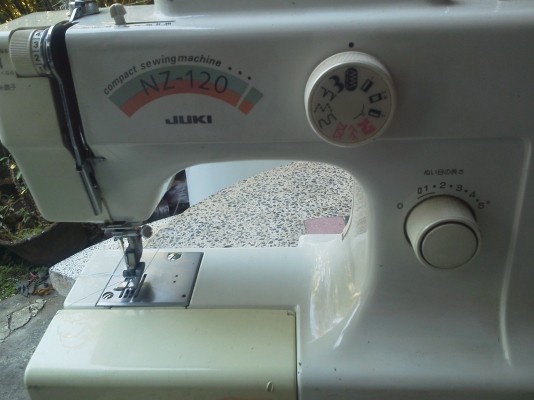 จักรเย็บผ้า JUKI ของญี่ปุ่นพร้อมใช้งานได้เลยมีลายและทำรั่งดุมได้ในตัว