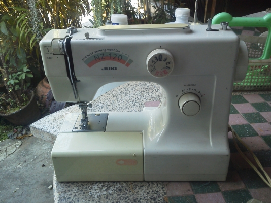 จักรเย็บผ้า JUKI ของญี่ปุ่นพร้อมใช้งานได้เลยมีลายและทำรั่งดุมได้ในตัว