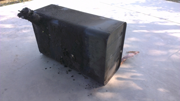 Sell> ขายถังน้ำมัน ฮีโน่ 250 ลิตร มือสอง ราคาถูกครับ มีหลายสิบถัง แบ่งขายได้ครับ