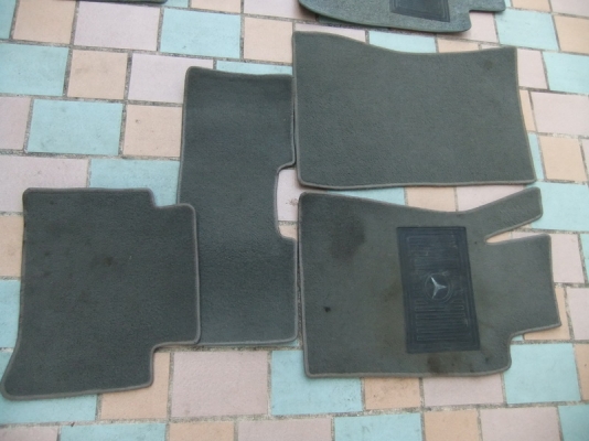 ขายพรมปูพื้นรถยนต์ เบนซ์ w210