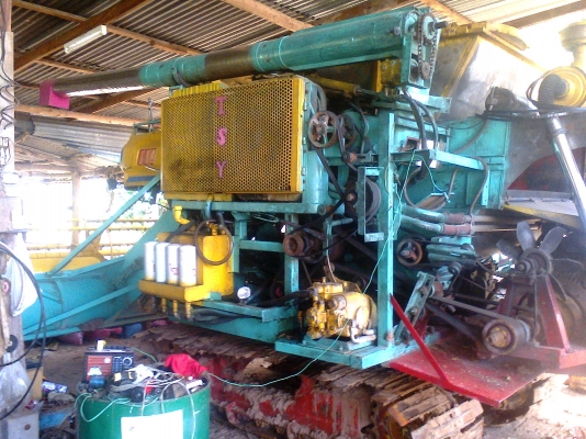 รถเกี่ยวข้าวไทยเส็งอุ้มน่าเอาไปใช้สวยๆ485000 รถเกี่ยวข้าวไทยเส็งอุ้มน่าเอาไปใช้สวยๆ485000