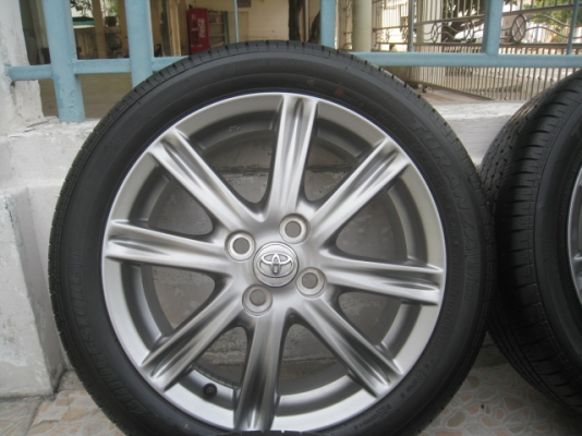 ขายล้อแม็ก new vios 16"x6" et51 4รู100 + ยาง Bridgestone Turanza er33 195/50r16 ยางผลิตสัปดาห์ที่21 ปี13 ยังมองเห็นตุ่มอยู่บ้าง2เส้นครับ ขายทั้งชุด 16,900 บาทครับ สนใจติดต่อเล็กคลองสามครับ (081-3747940)