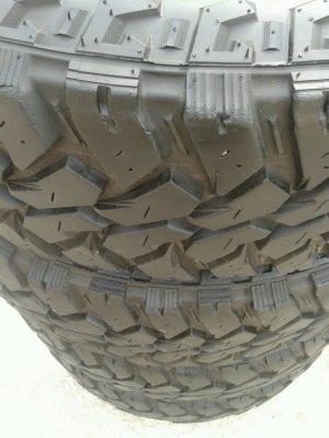ขายยางMud764ขนาด245/75R16ปี12
