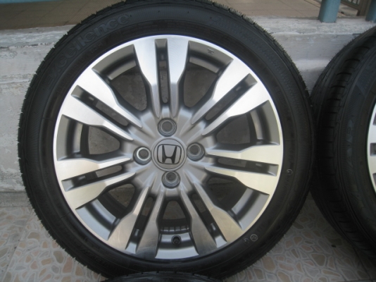 ขายล้อแม็ก Honda city ป้ายแดง 16"x6" et53 4รู100 + ยาง Goodyear excellence 185/55r16 ยางผลิตสัปดาห์ที่ 19 ปี13 ขายทั้งชุด 16,900 บาทครับ สนใจติดต่อเล็กคลองสามครับ (081-3747940)